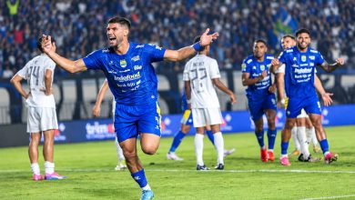 Photo of Berdiri Tegak di Jalak Harupat! Persib Kunci Kemenangan Tipis 1-0