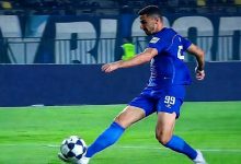 Photo of Sorak‑sorai Biru Mengguncang Stadion: Dua Gol Sekulić Bawa Persib Naik ke Puncak Grup E 